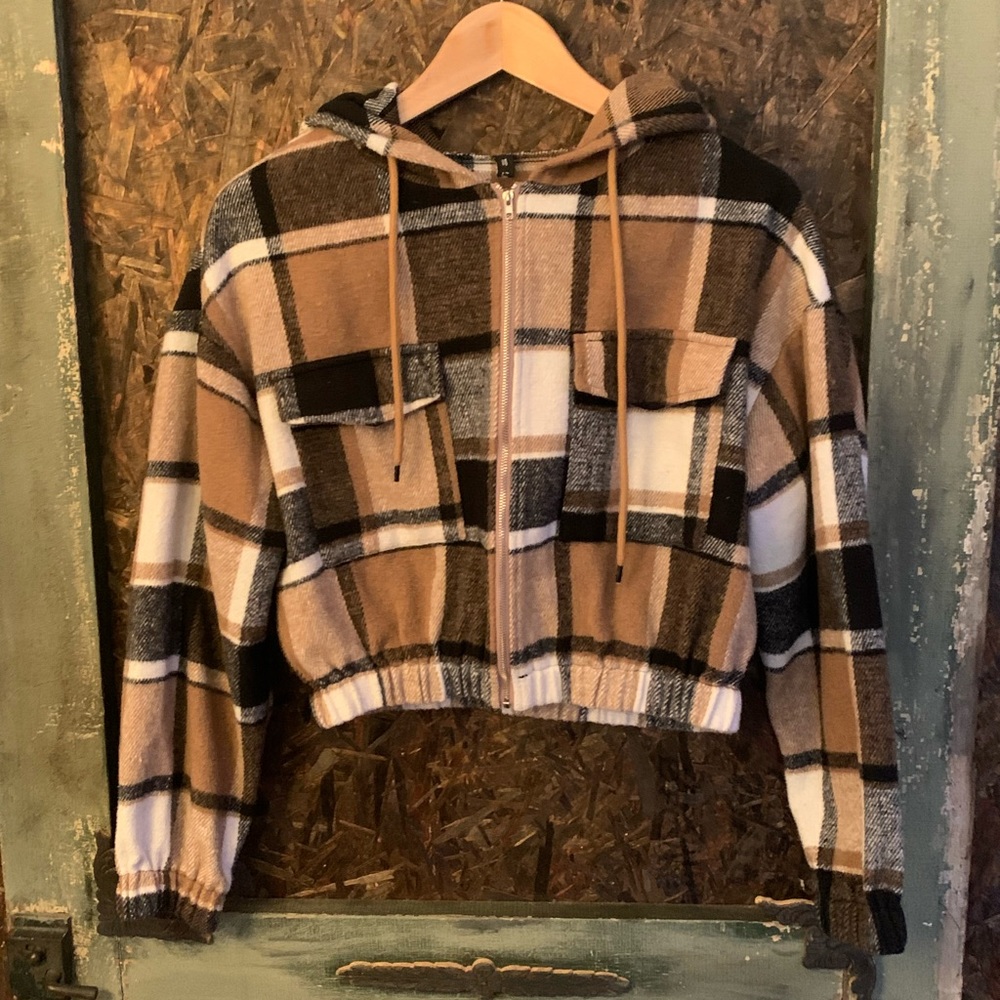 Zaful Cropped Zip Up Hoodie. Lightweight Flannel.